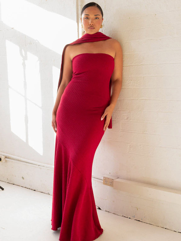 Sophisticated Strapless Evening Gown with Convertible Shawl