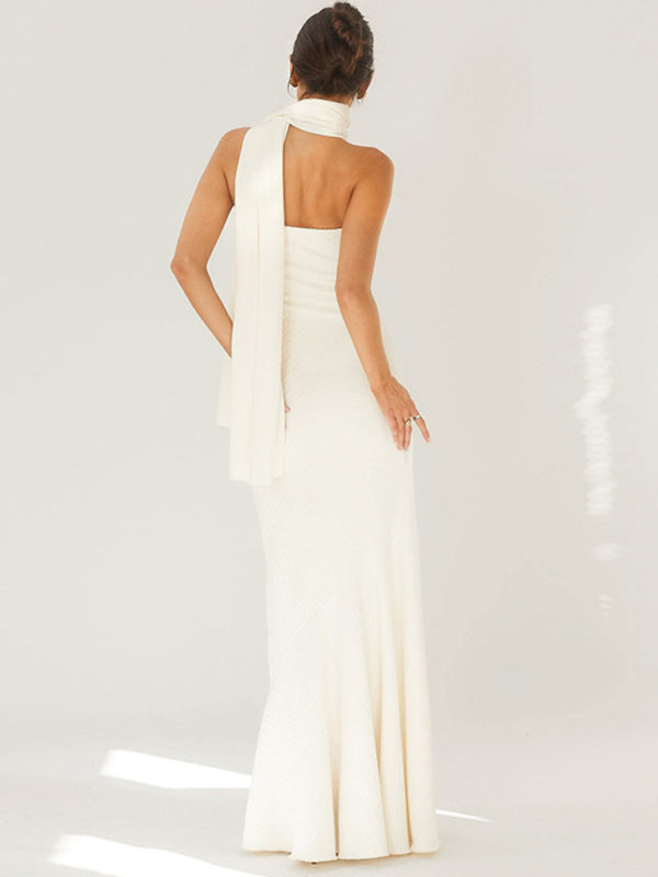 Sophisticated Strapless Evening Gown with Convertible Shawl